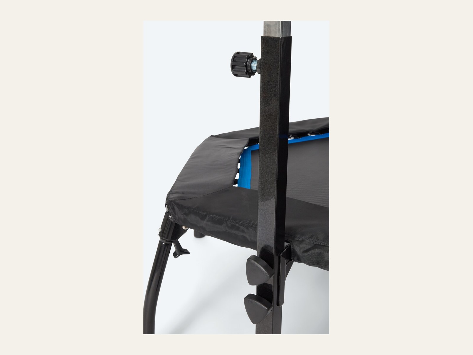 Height-adjustable fitness trampoline handlebar detail