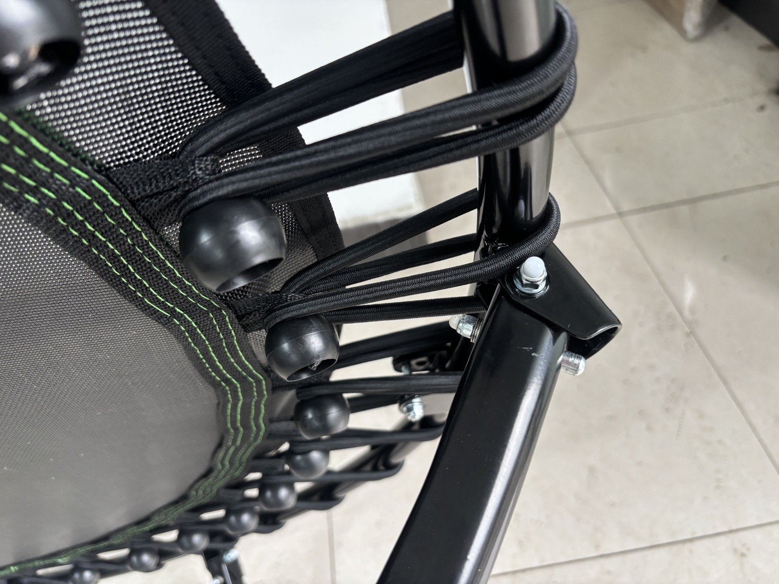 Real folding-leg hinge structure